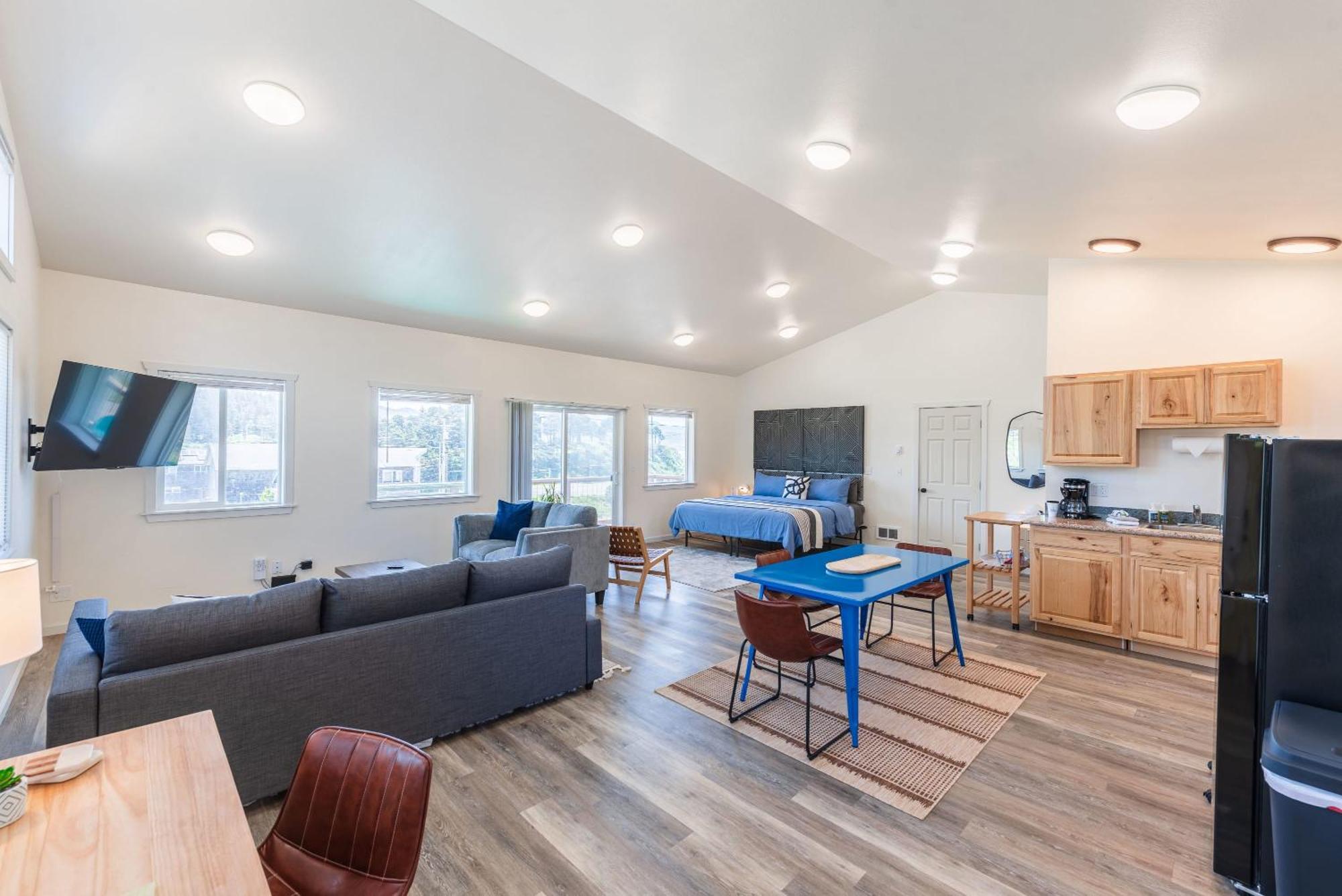 #stayinmydistrict Oceanview Loft * Port Orford