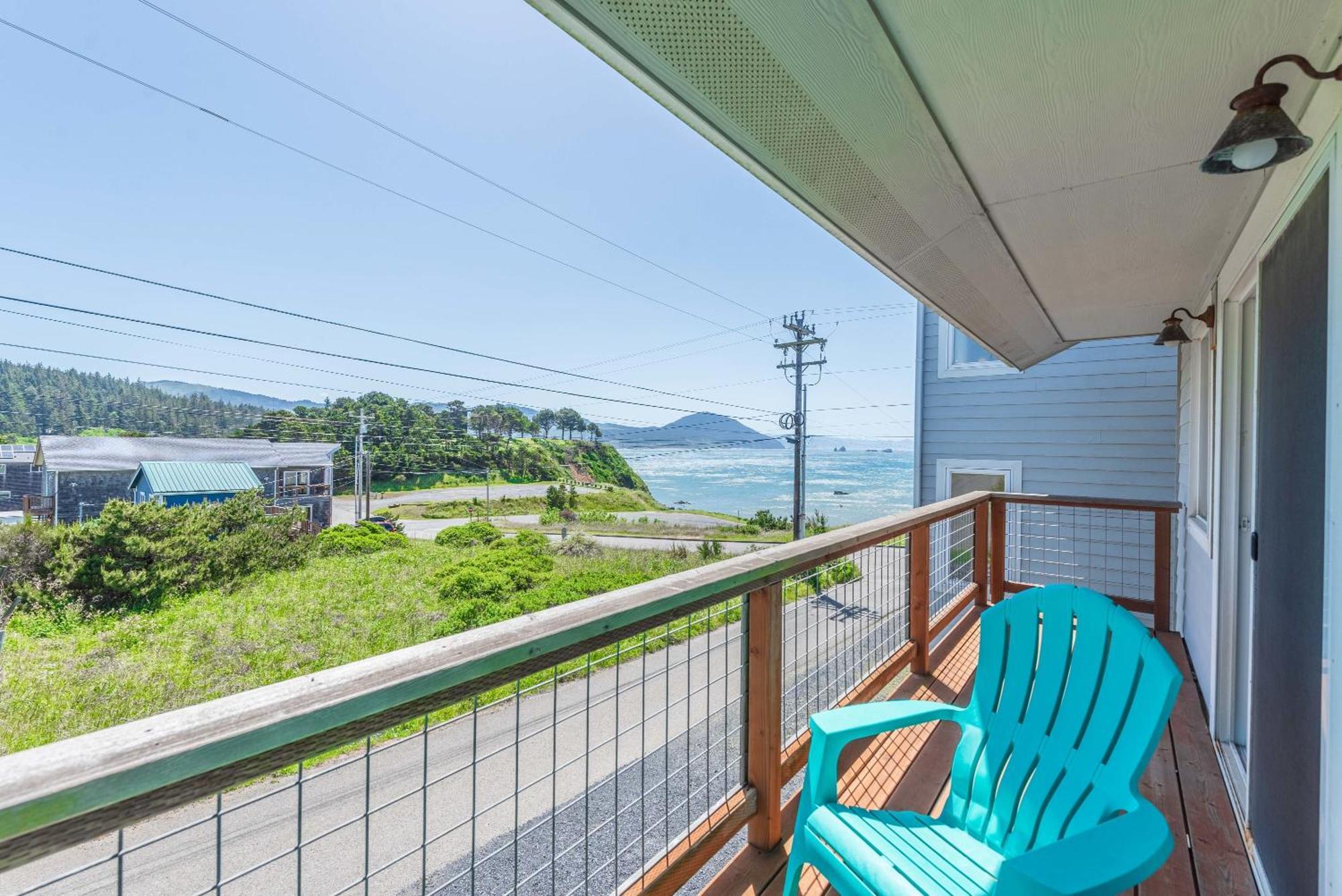 #stayinmydistrict Oceanview Loft *