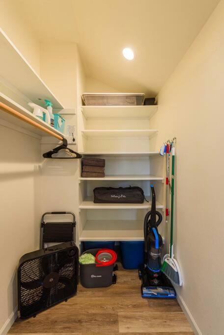 #stayinmydistrict Oceanview Loft Port Orford