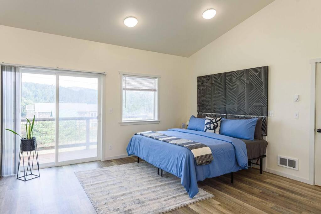 #stayinmydistrict Oceanview Loft