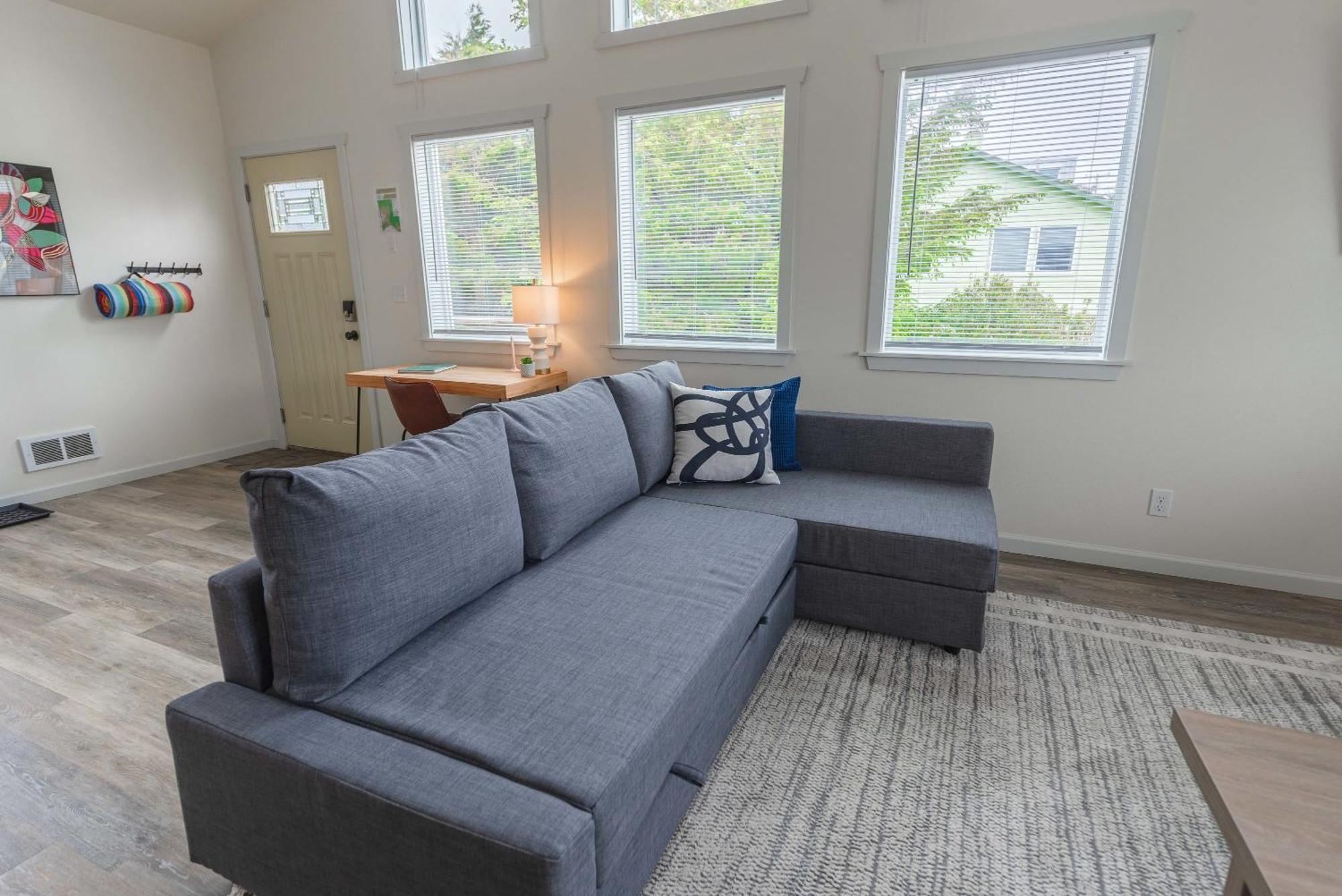#stayinmydistrict Oceanview Loft *